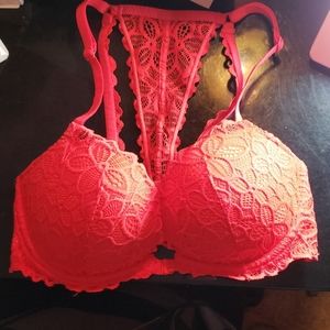 32DD Victoria's secret bra